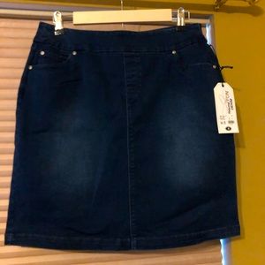 Dark wash denim skirt
